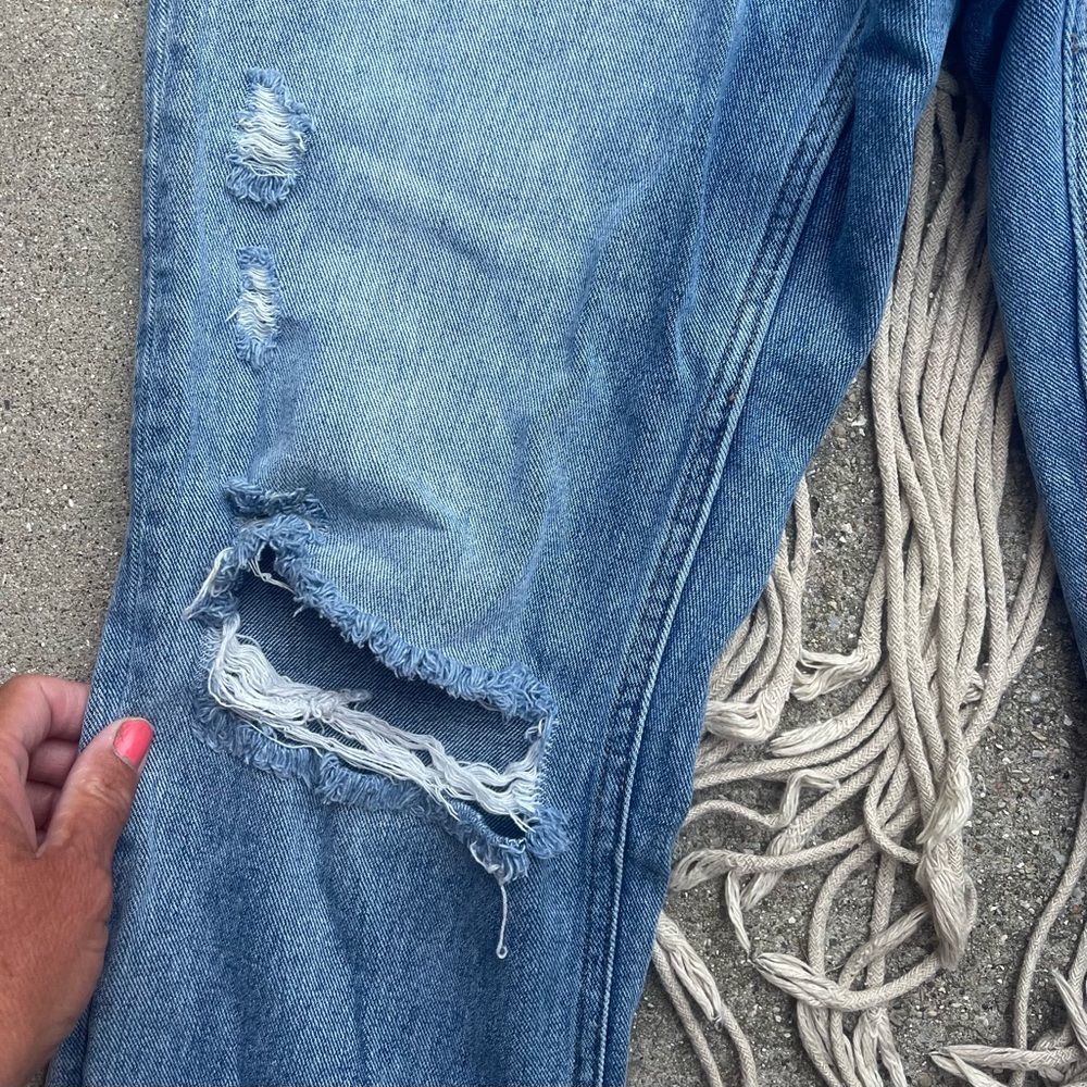 Vervet High Rise Distressed Cropped Jeans Size 28 - Picture 3 of 6